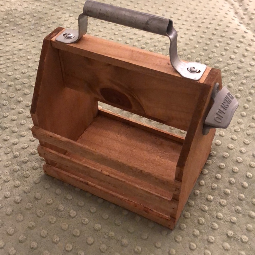 6 pack holder / opener